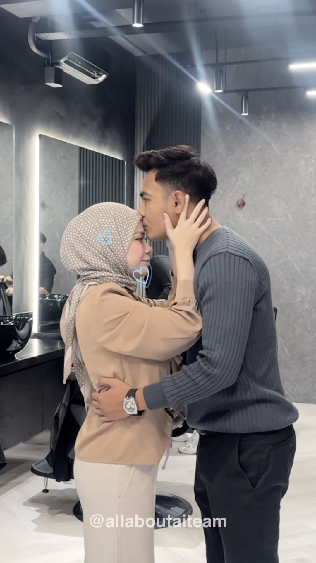 Tengah Tour Barbershop Sempat Pulak Dorang Sweet Sweet ? #bellestrelle #alieffirfan